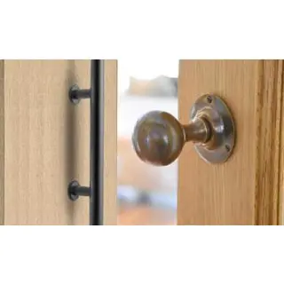 If you’ve searched for “types of door handles” on Google and you’ve come across our article, you’re in for a treat – a detailed and informative guide on the different types of door handles. Maybe you’re planning to renovate your home or office space and a