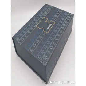 Foldable paper box with magnet closure