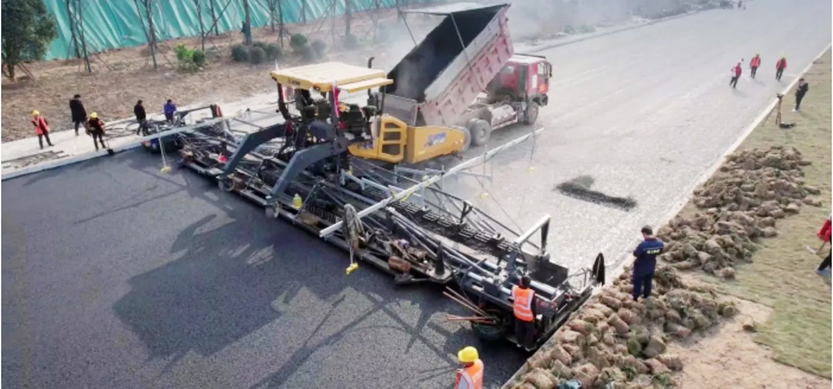 The world's largest width paver construction in China