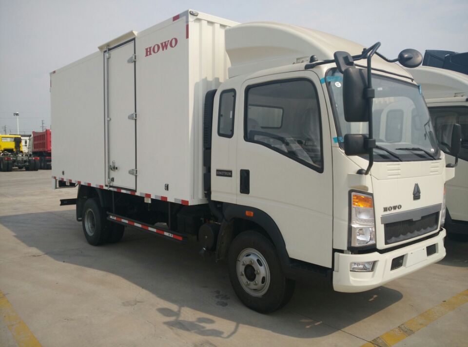 Sinotruck HOWO 6 Ton de caminhões de carga leve jogo caminhão da Barragem -  China Light Truck, Veículo