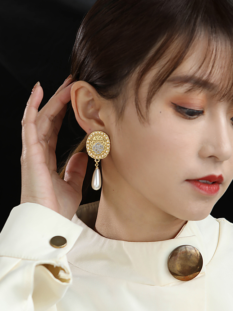 brand earrings women disc luxury earrings 2022 coin earring pearl dangle stud earrings