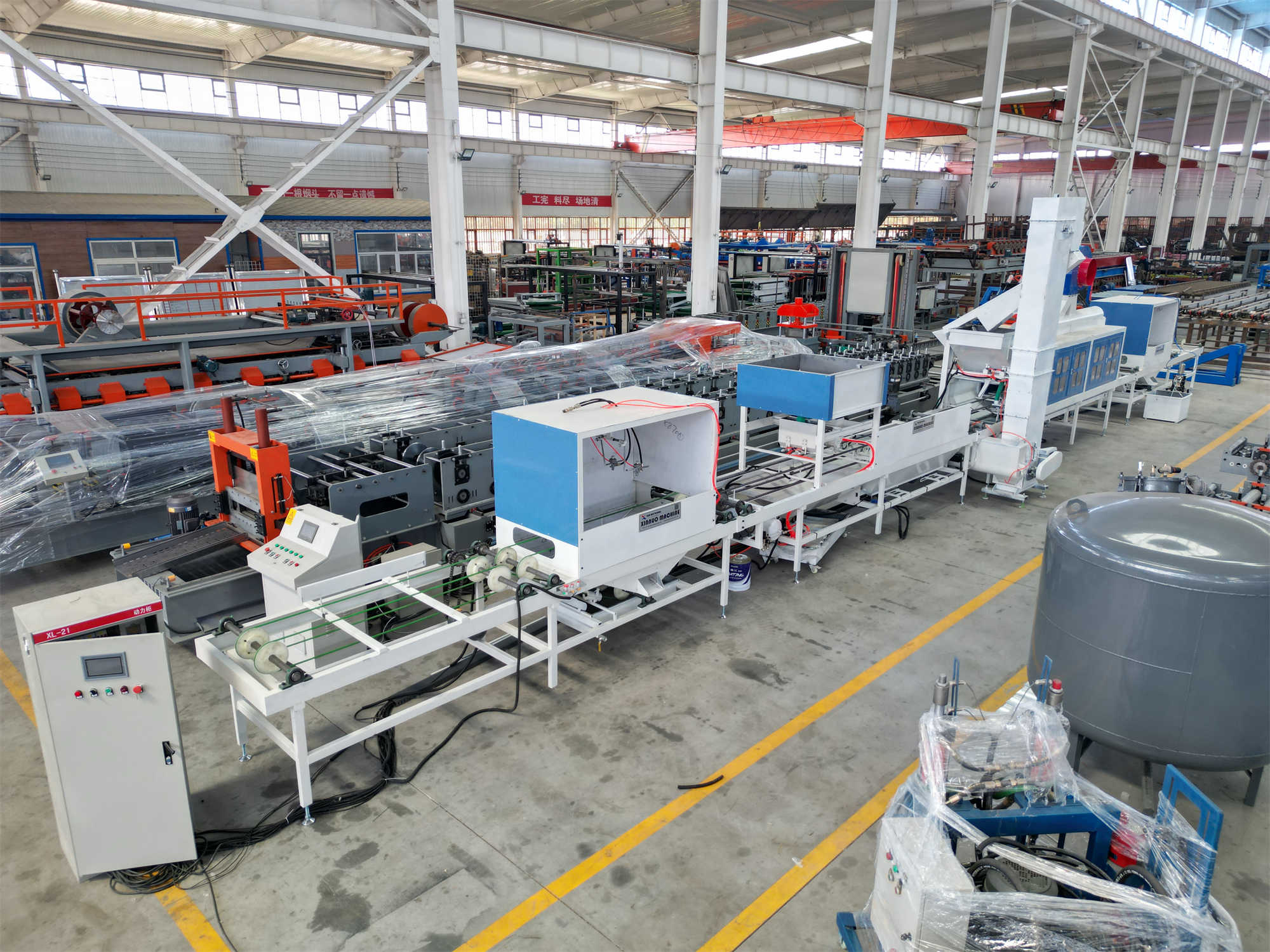Xinnuo sand blast roof tile cold roll forming line