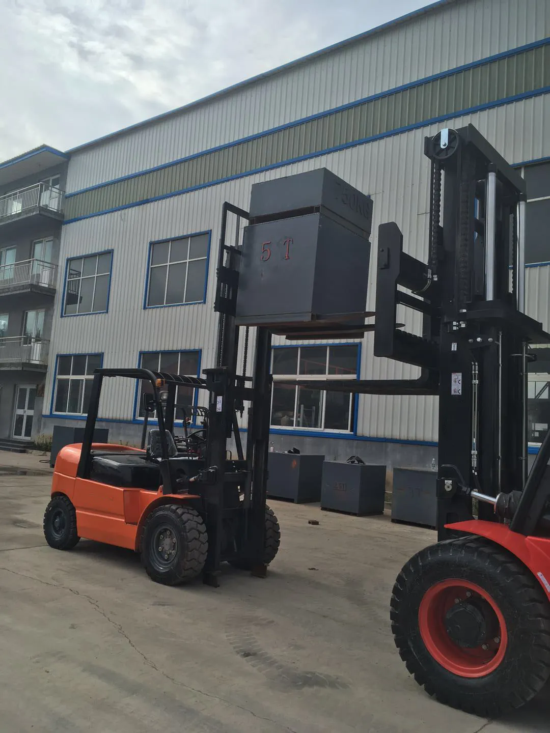 small 5 ton diesel forklift
