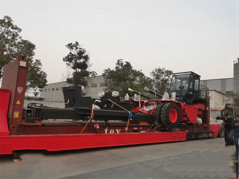 Xinghao Xinghao 45 ton reach stacker is going to china port for his busy work