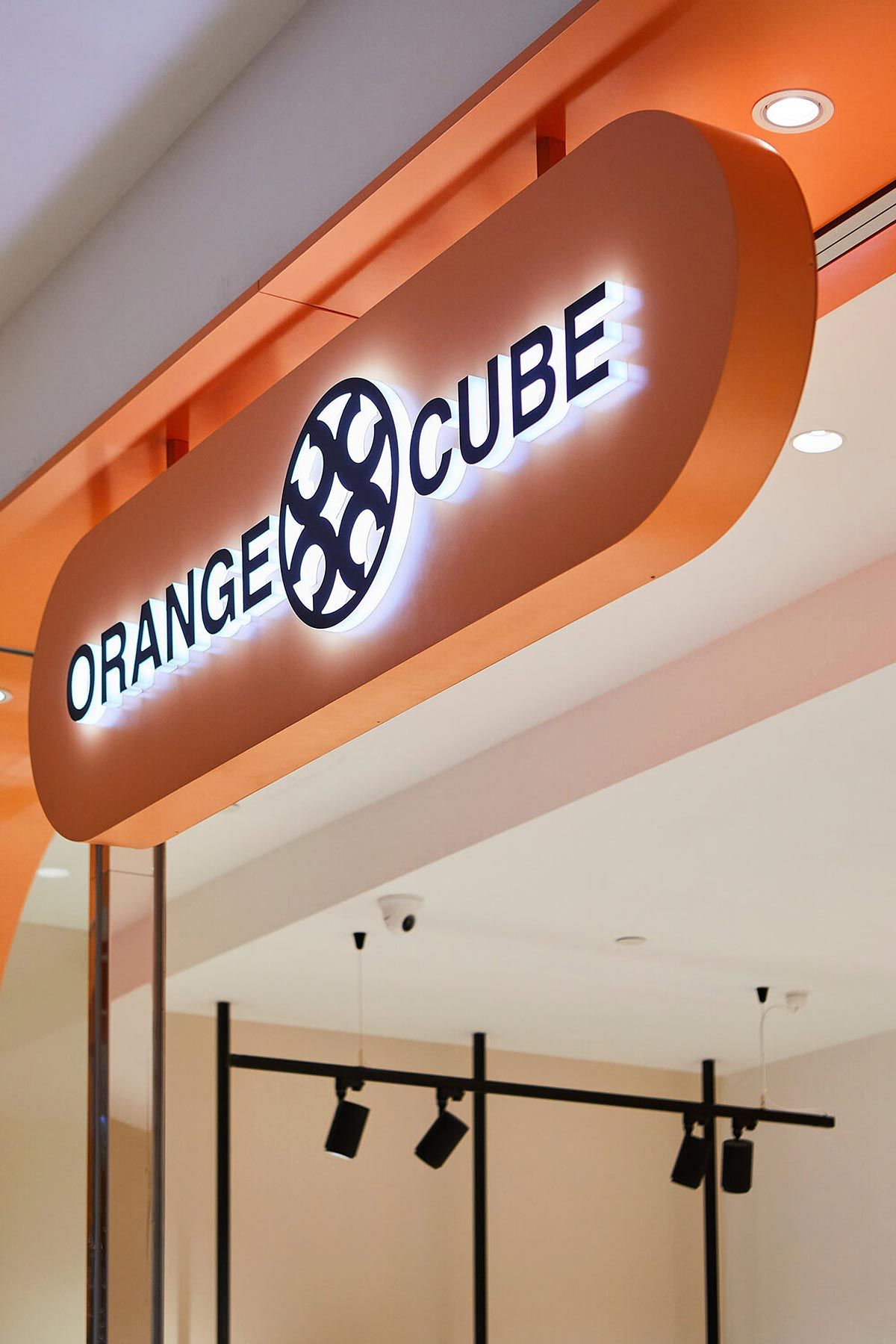 Advantages of using aluminum composite panels as signboard materials by advertising companies