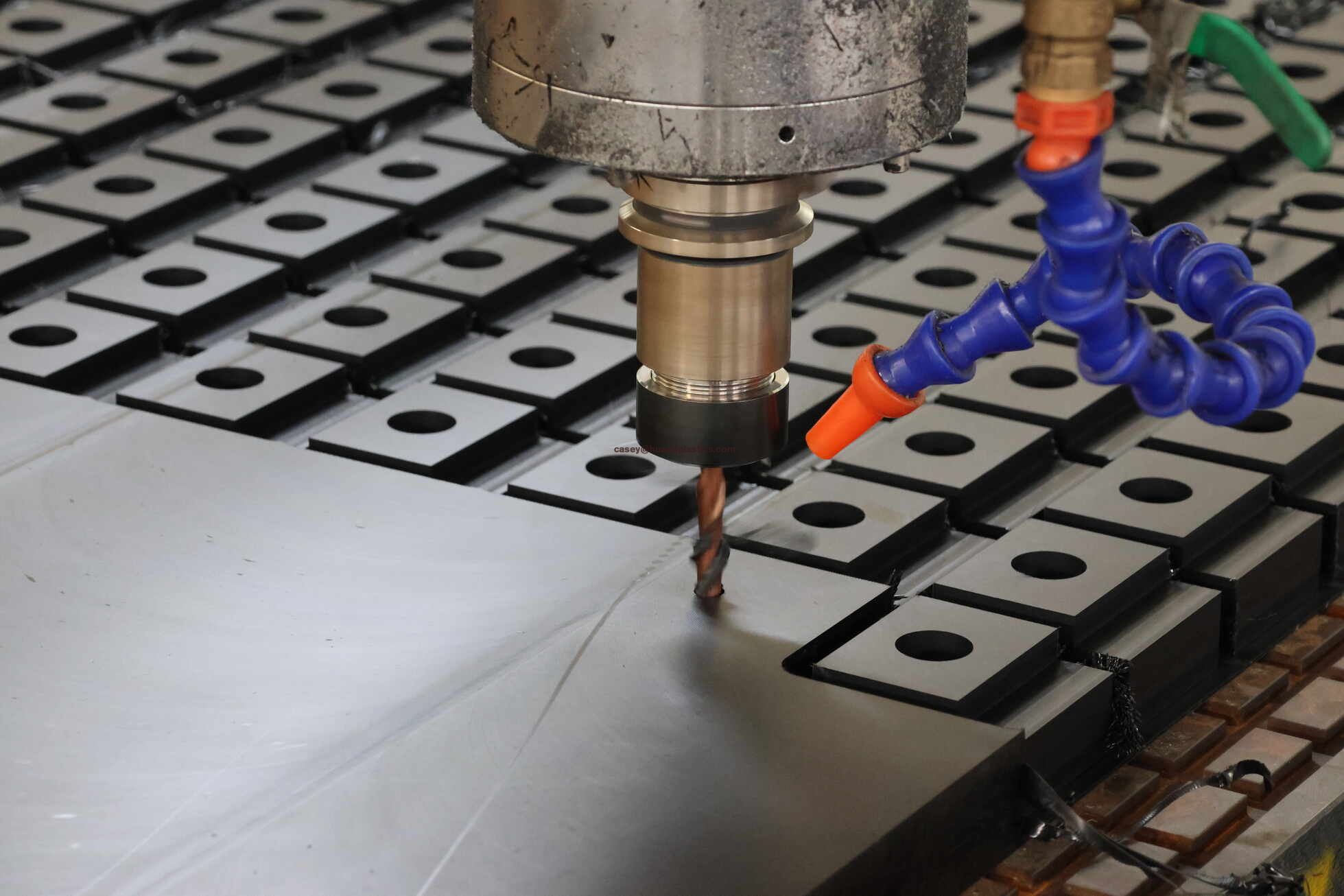 The difference of HDPE sheet and UHMW PE sheet in application