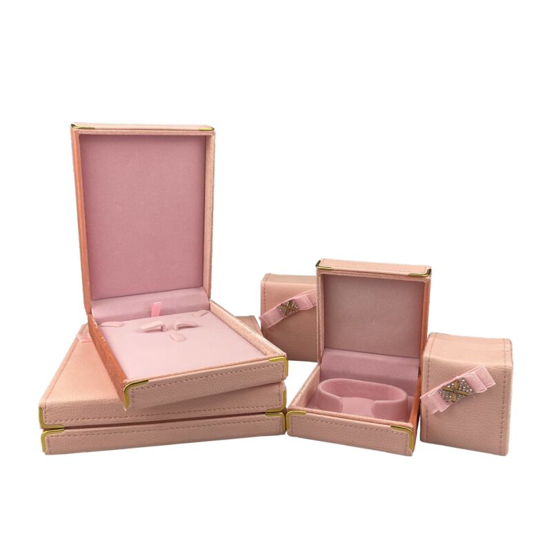 Golden Triangle Edge Style Jewelry Box