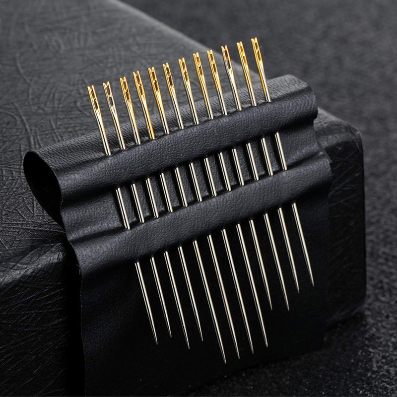 Golden tail Two Holes Self-Threading Needles（4.2cm 3.8cm 3.6cm）