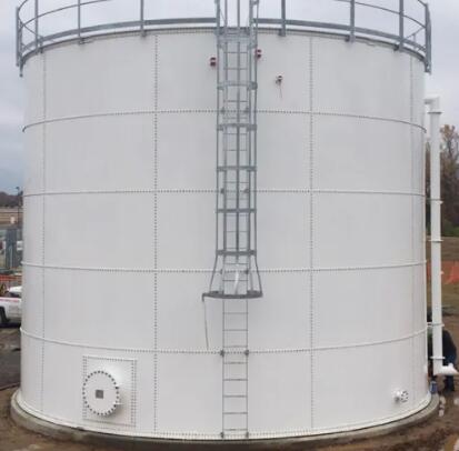 Potable water storage tank