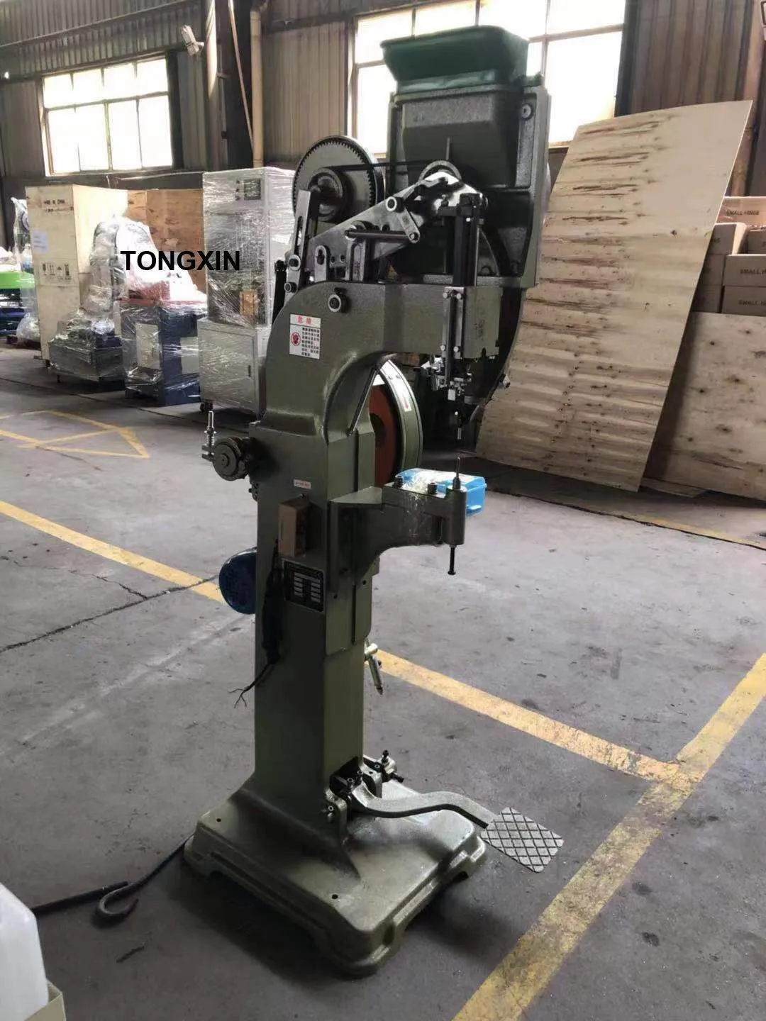 Ladder Riviting Machine riveting machine