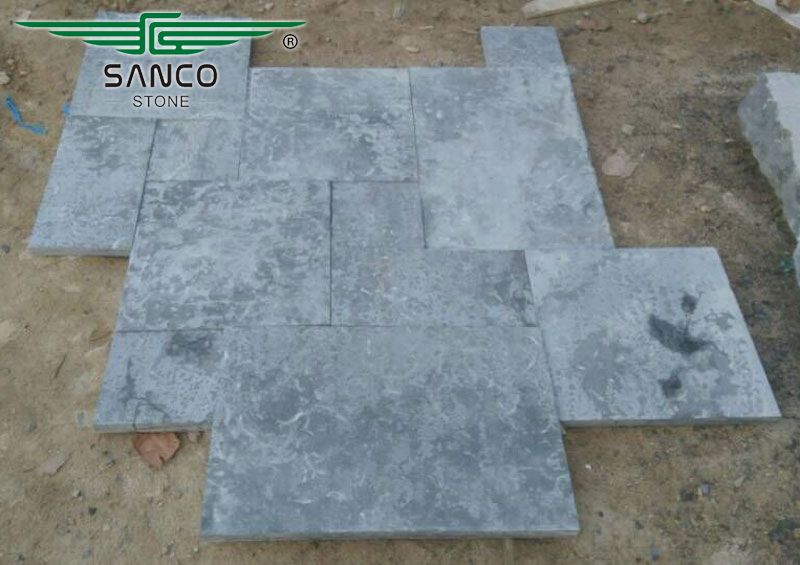 Flamed Bluestone French Pavers pattern