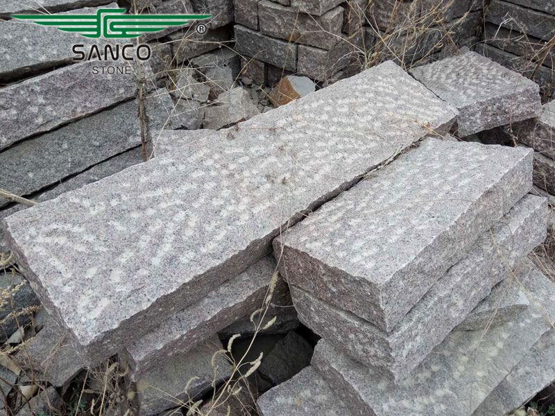 China Red Granite Palisades for Sale