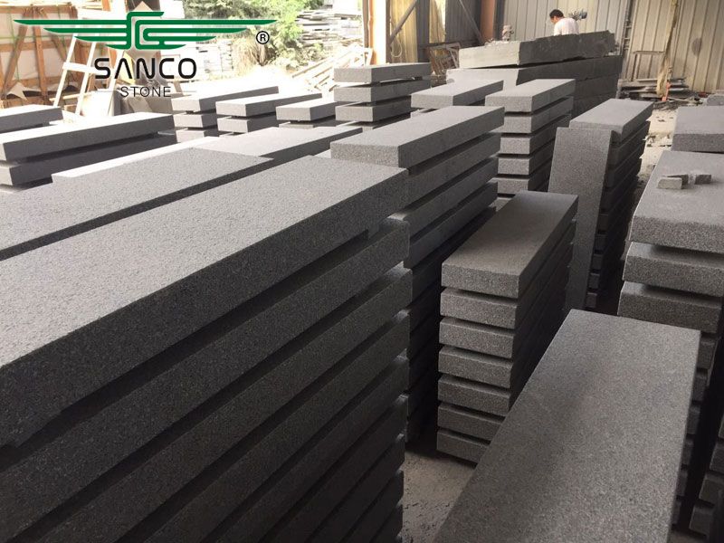 G654 Padang Dark Granite Kerbstone