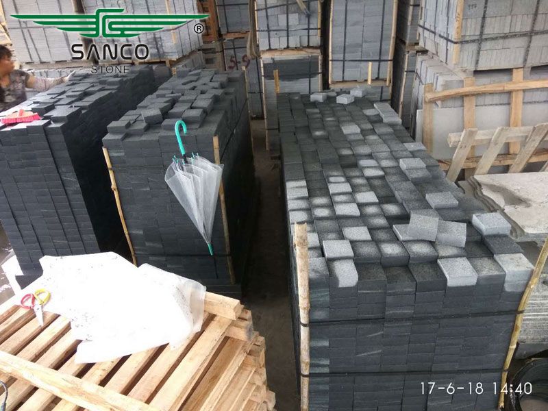 Wholesale Dark Grey Granite Cubes Flamed Finish