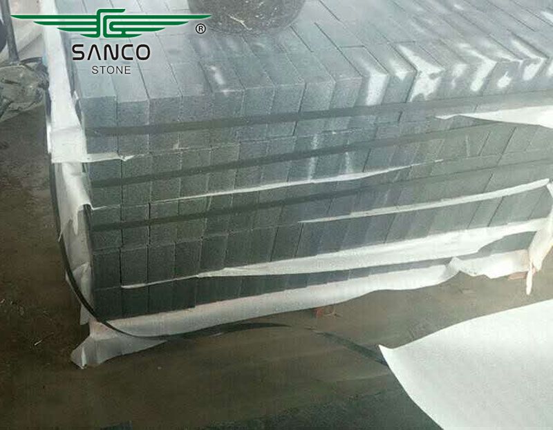 Wholesale Dark Grey Granite Cubes Flamed Finish