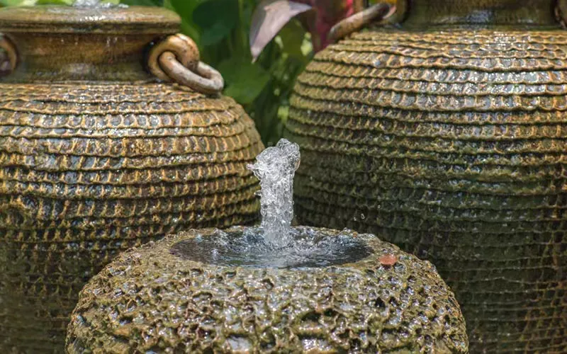 15 Unique Backyard Water Feature Design Ideas