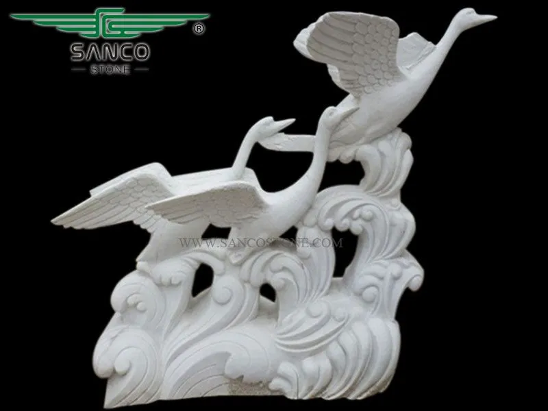 Flying Swan Statue for Landscaping Decoration