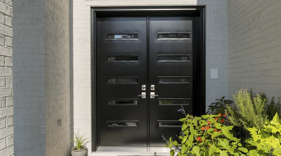 Choice of Front Door: Meeting the Needs of Safety and Aesthetics