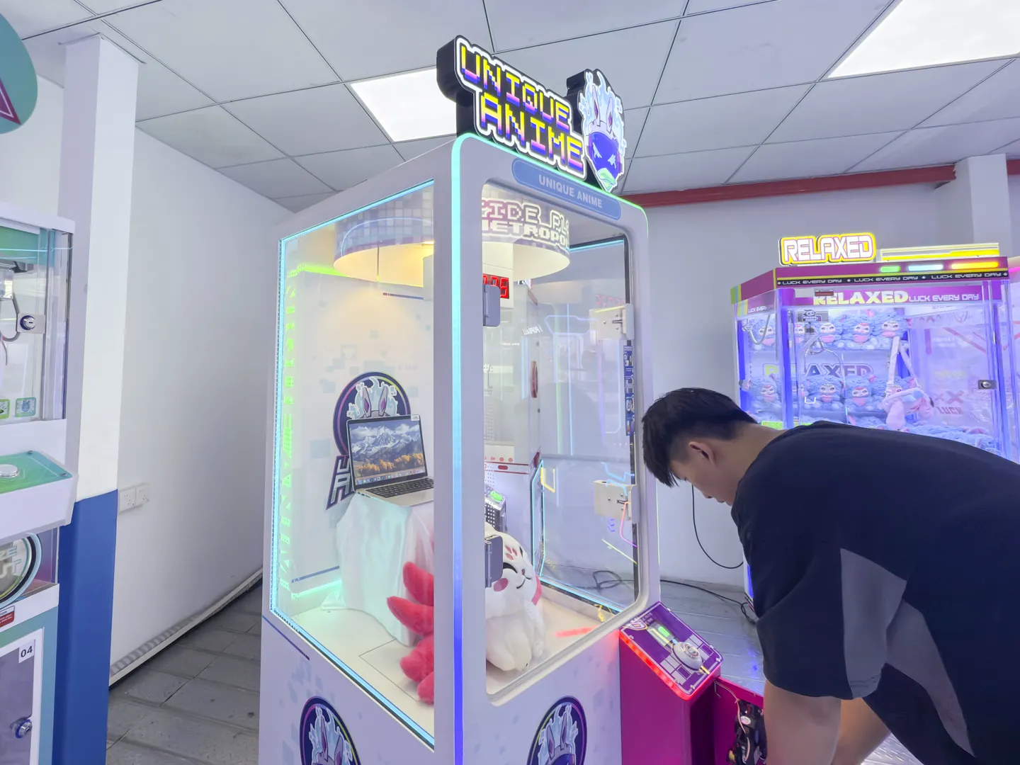 UAS-V5 FUN TAP | Commercial Gashapon Machine Supplier | Unique Anime