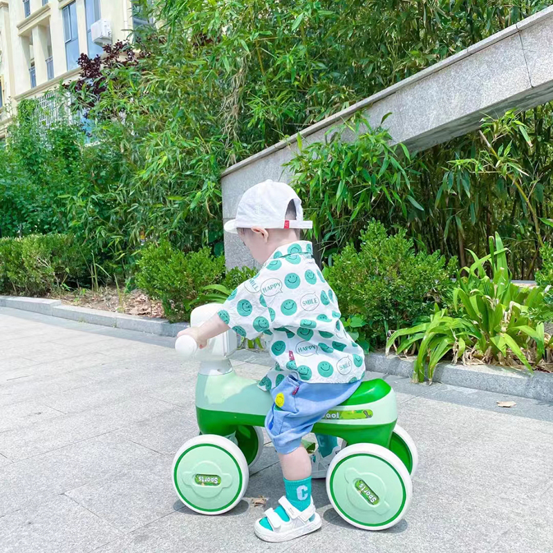 Children Four Wheels Scooter