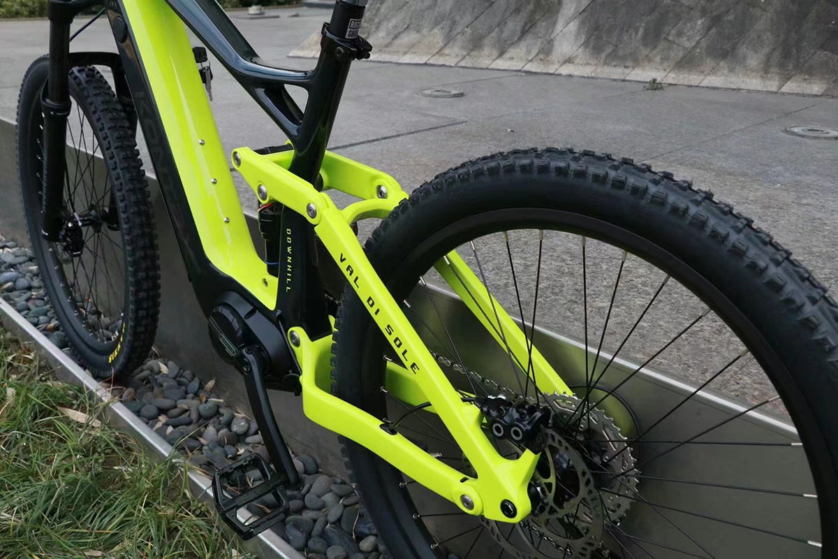 Sports Electric Bike, Carbon Fiber Frame