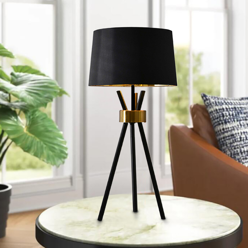 Modern Simple  Metal Bedside Table Lamp