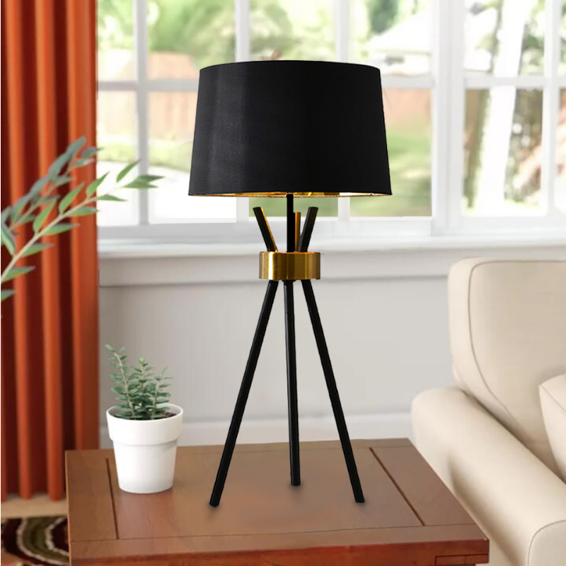 Modern Simple Tripo Black and Gold Metal Bedside Table Lamp for Bedroom Study Room