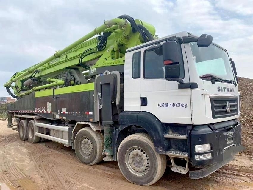 Concrete Pump Truck for sale HOWO