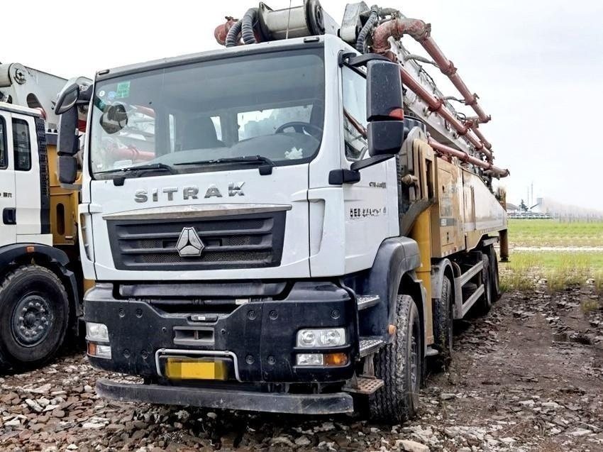 Concrete Pump Truck for sale HOWO