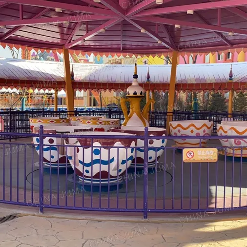36P Fairground Spinning teacup ride