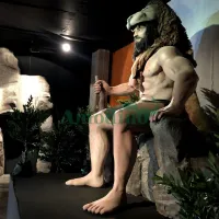 Simulation hominids for exhibition