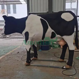 Animatronic simulation cow for park and exhibition