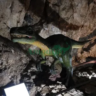 Sunproof  animatronic Raptor with flexible movement