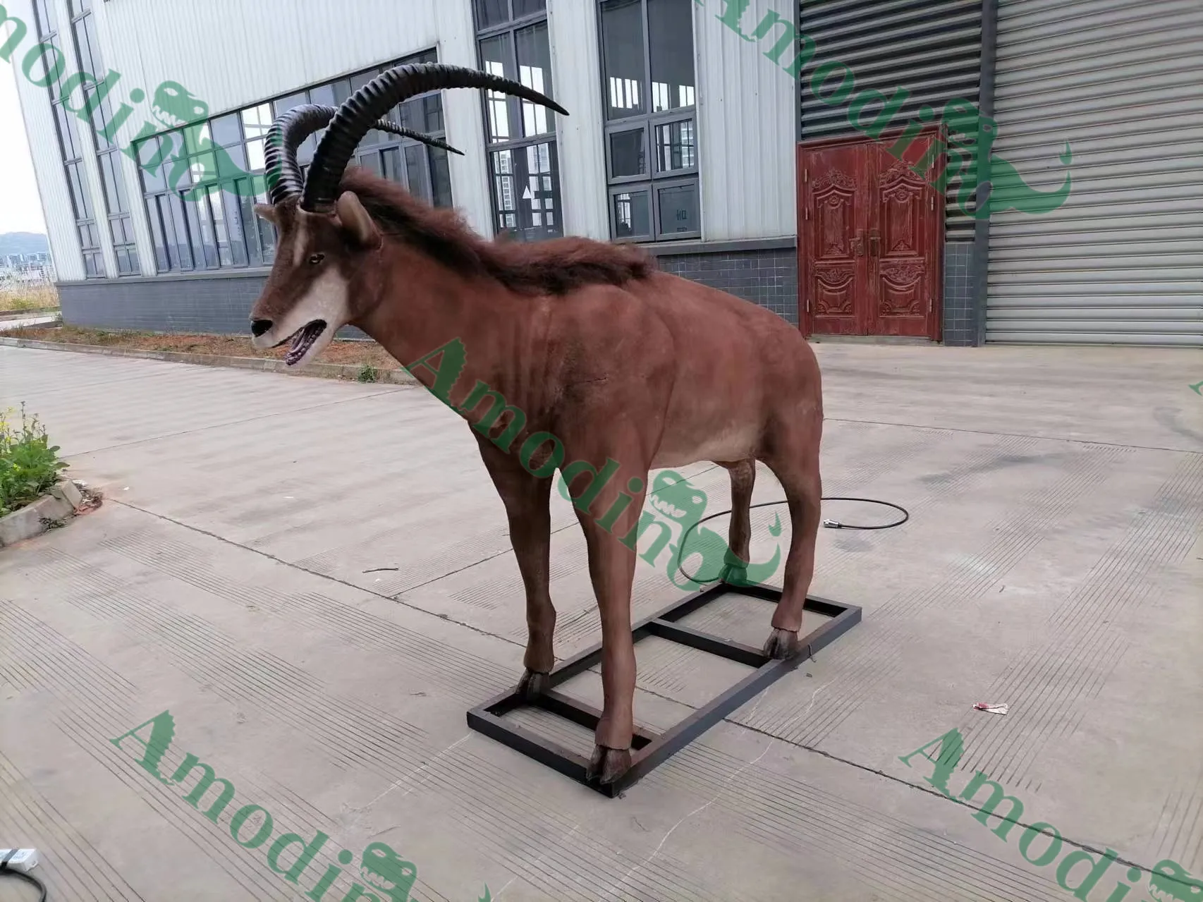 new-line-of-animatronic-animals-produced-by-factory