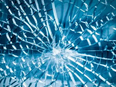 What are the differences between tempered glass and ordinary glass?