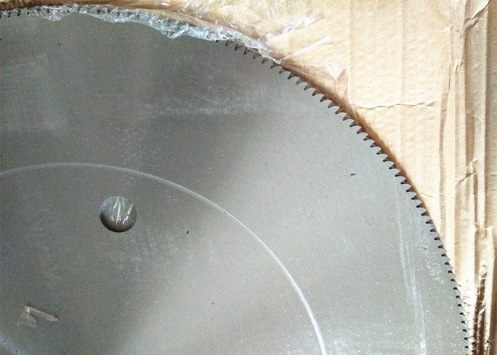 Friction saw blade