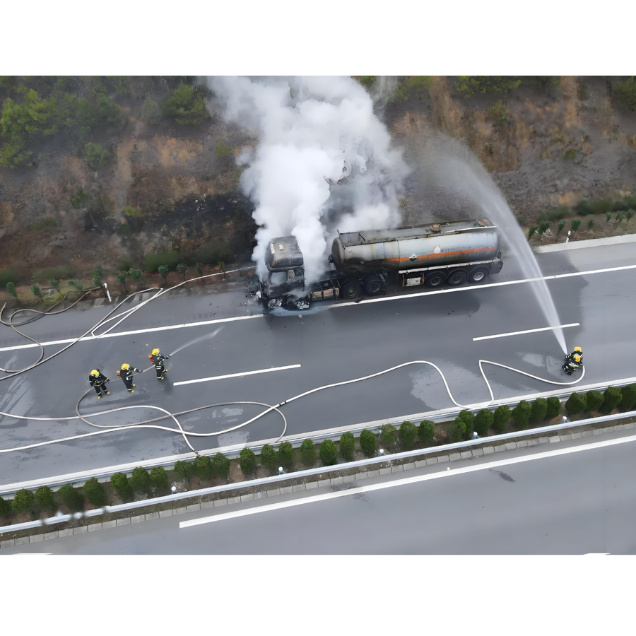 What to do if an oil tank truck catches fire？