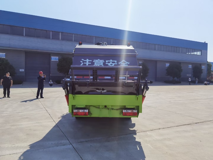 For Sale Dongfeng Furuika 5m³ Compressed Garbage Truck