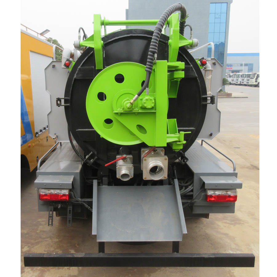 Dongfeng small sewer and jetting vehicle