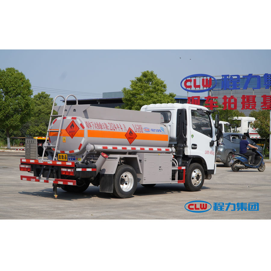 Dongfeng Small Mobile Refueling Dispenser Tank Truck