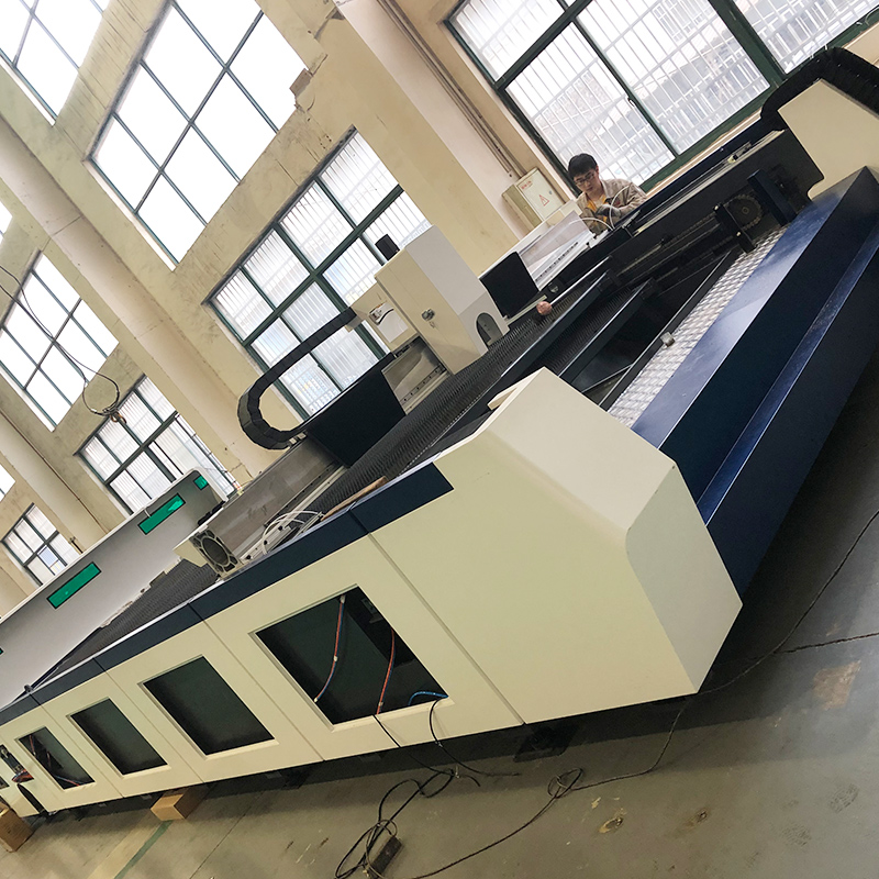 Semi-enclosed Sheet Metal Fiber Laser Cutting Machine with Exchange Platform