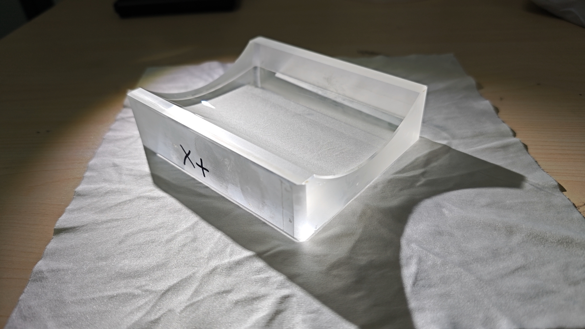 Type of cylindrical mirror