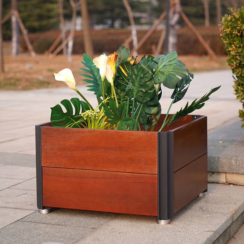 TM Wooden Square Outdoor Planter