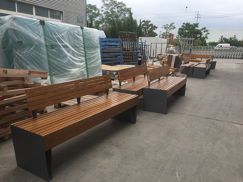 BD Carbon Steel Outdoor Chair