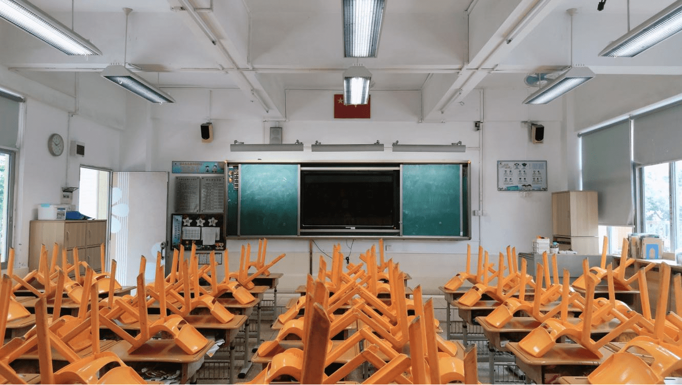 Using technology to give children a forest oxygen bar classroom