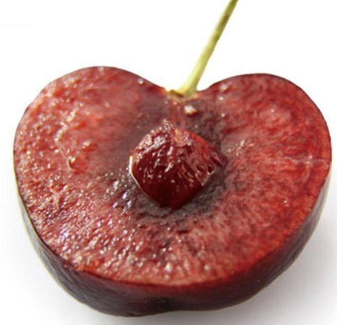 Hebei Ruinui Fruits Launches Groundbreaking 40cm Cherries, Targeting U.S. Premium Market