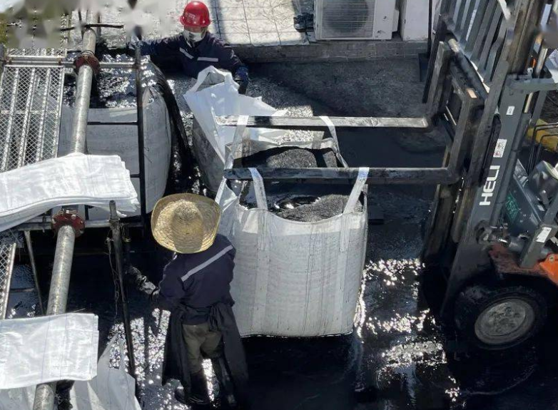 Granular activated carbon for domestic sewage purification
