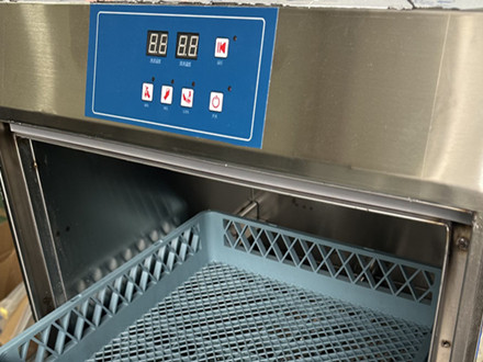 How to Buy a Commercial Glass Washer for Bar?