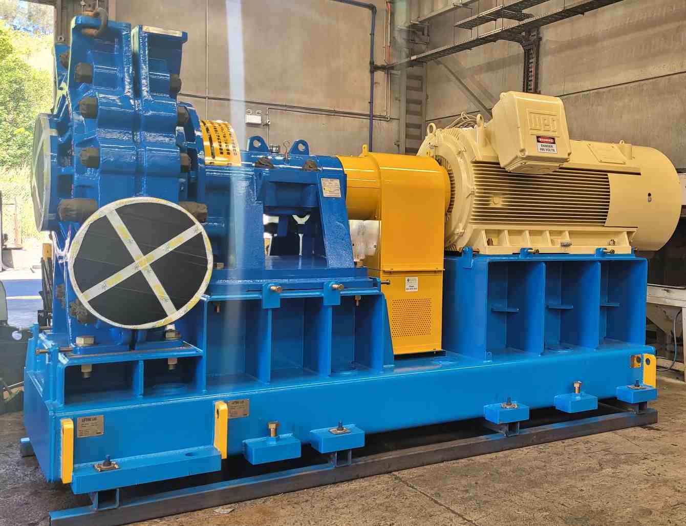 High pressure slurry pump