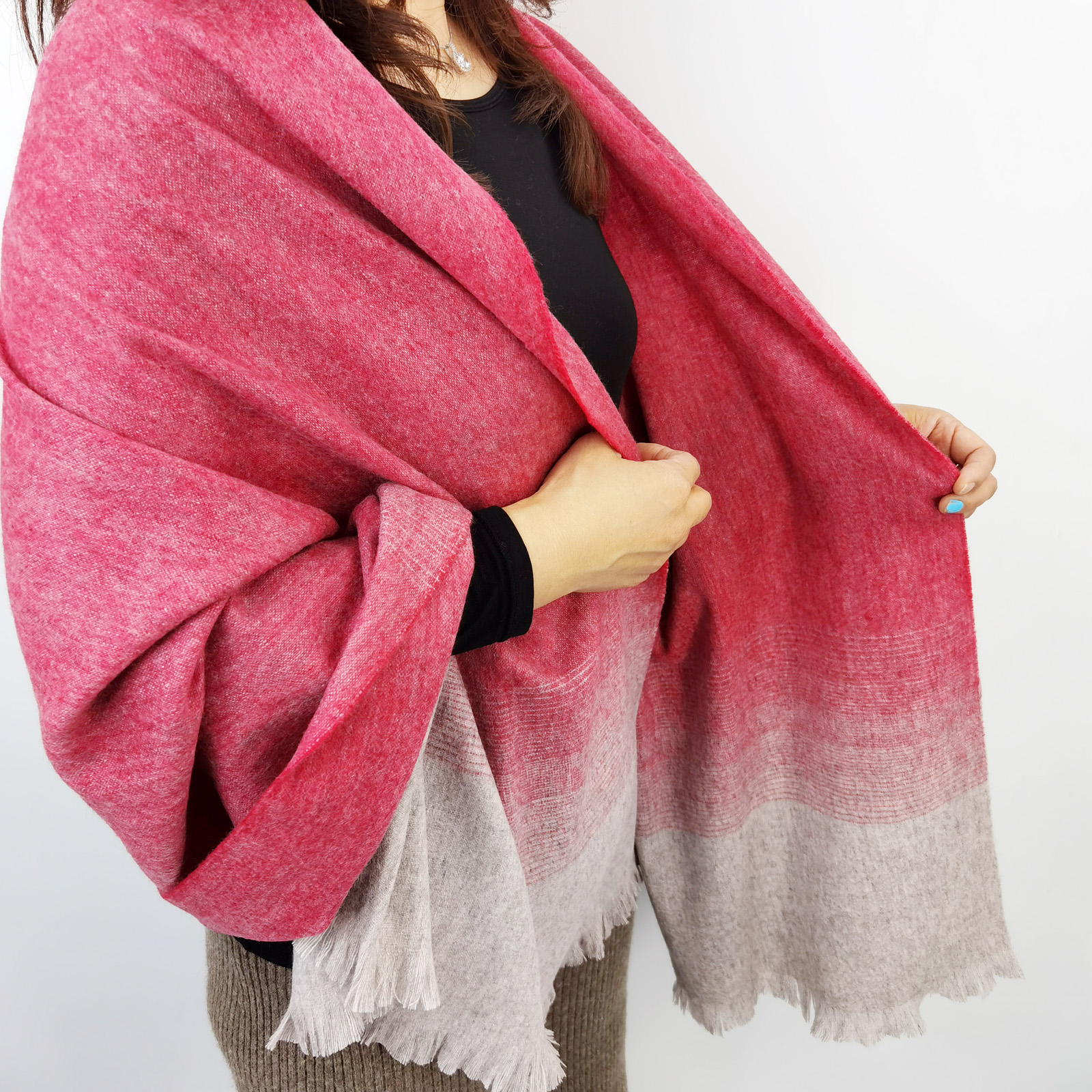 Cashmere woven gradation shawl